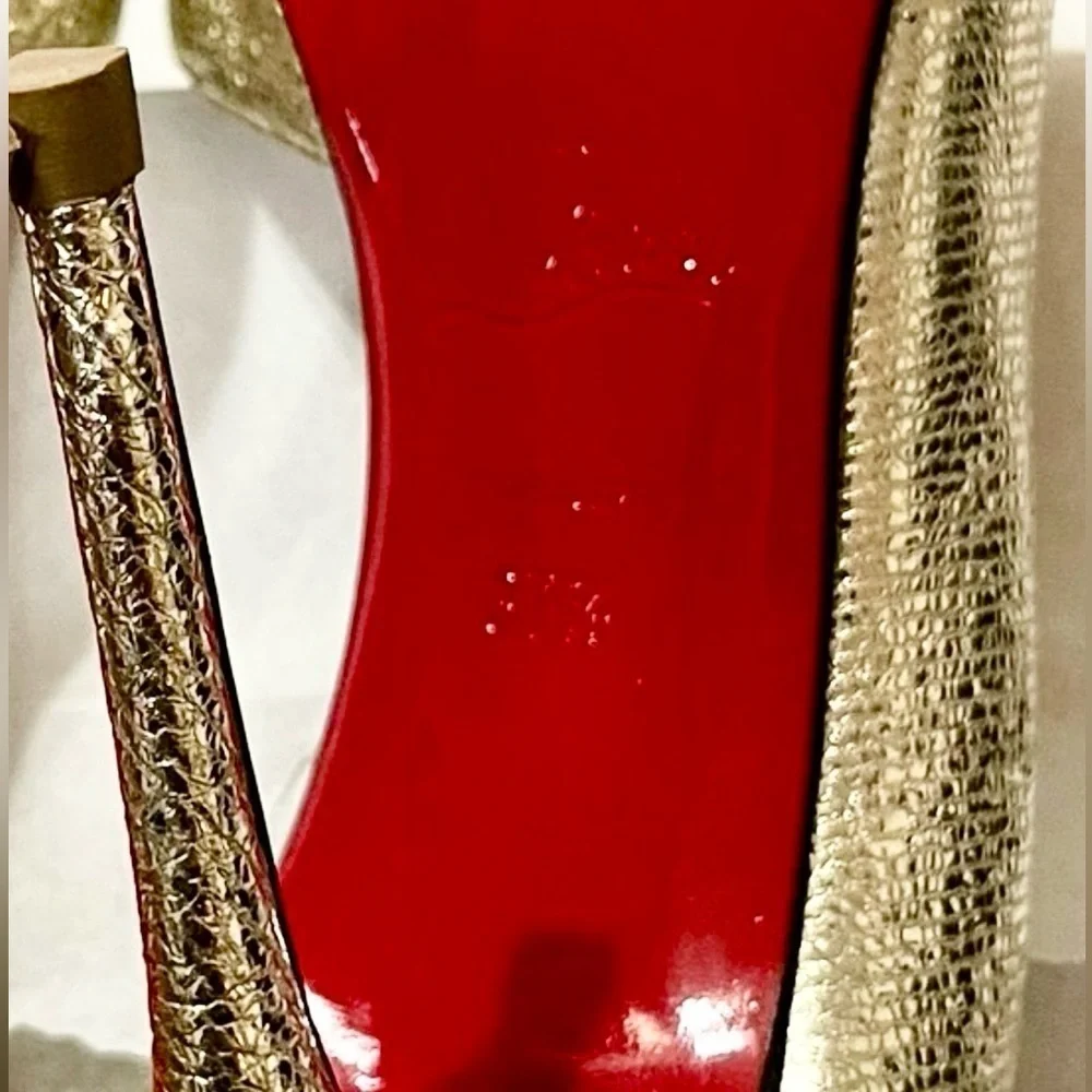 Christian Louboutin iconic ‘Iriza’ champaign gold leather 100mm EU37.5